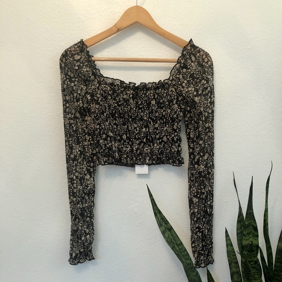 Socialite Smocked Crop Top - Picture 2 of 7